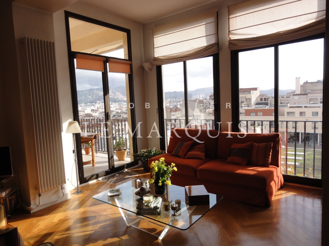 Salon ouvrant sur la terrasse