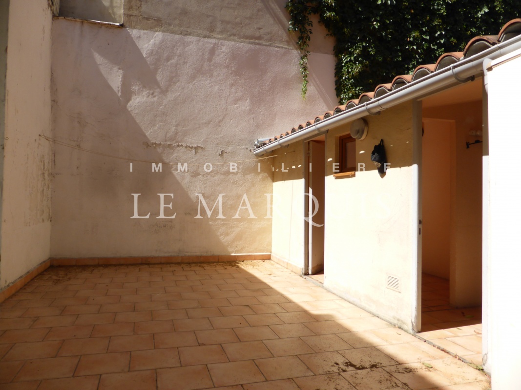 Agréable terrasse de 15 m2 environ sans vis à vis
