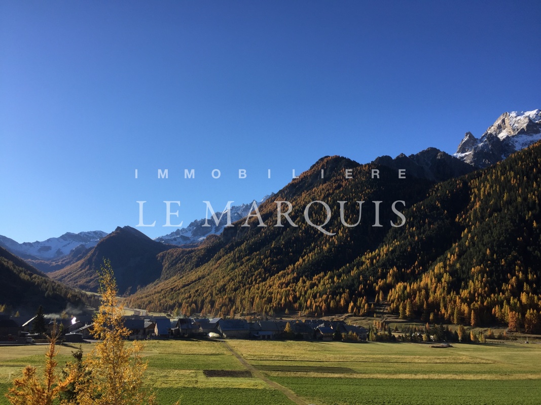 Splendide vue panoramique de la terrasse plein Sud sur la vallée de Ceillac